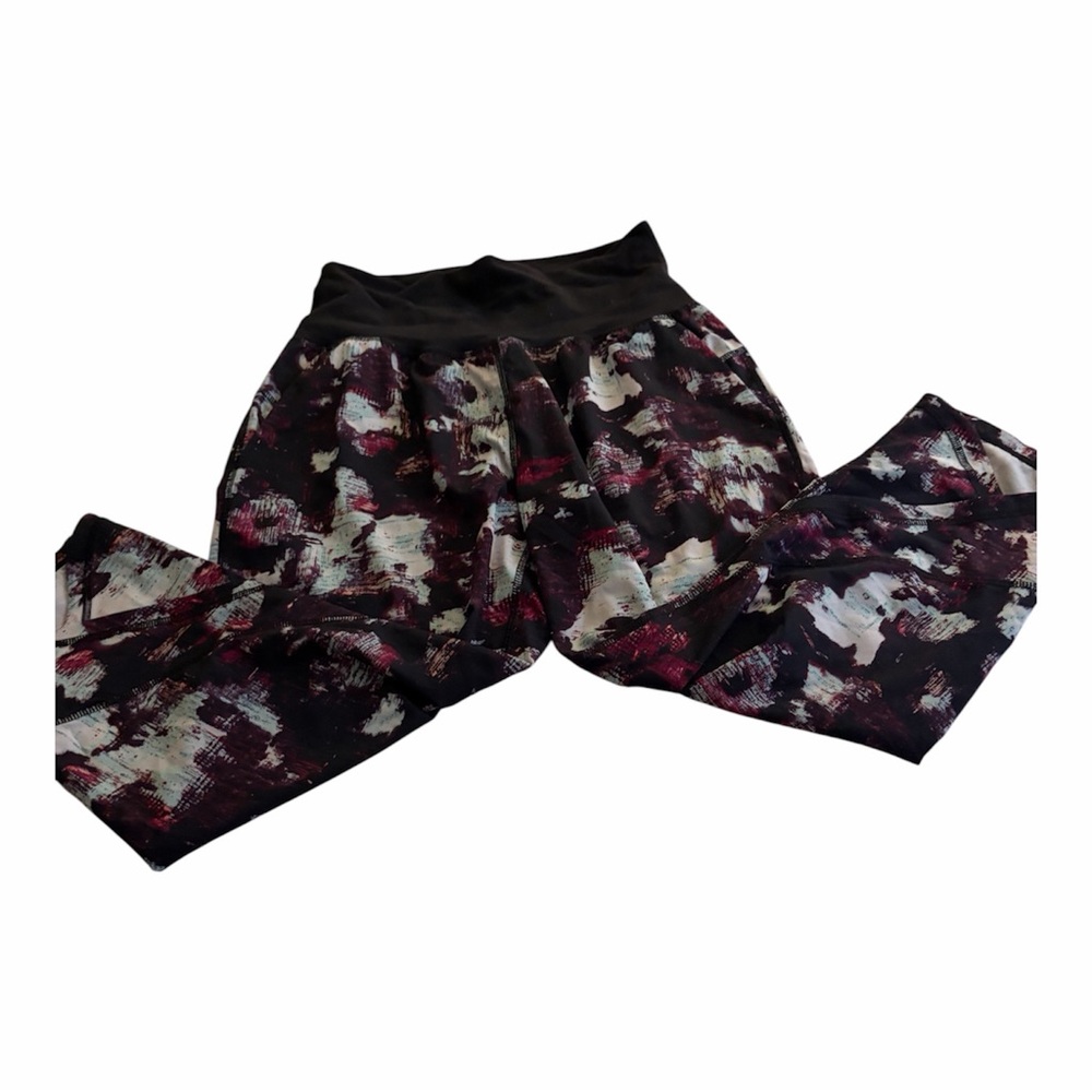 Lululemon Tranquil Crop High Rise Joggers Kara Blossom Multi/Black Pants - Picture 3 of 10